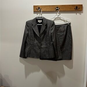 🐾 Le Suit Silver Women's Suit Set: Size 16P 🐾